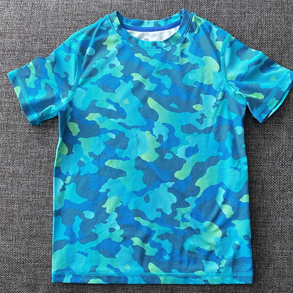 ⭐️ Boys S 6/7 Blue Camo Athletic T-Shirt, all in motion Target, Camouflage